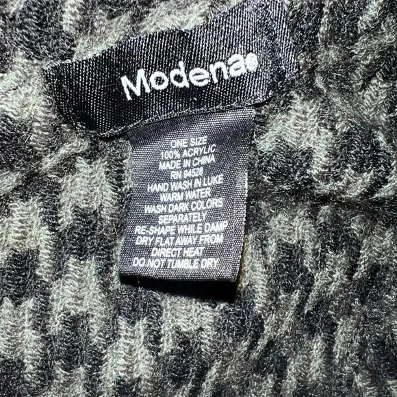 Modena | Super Soft Houndstooth Black and Grey Infinity Scarf - Picture 4 of 4